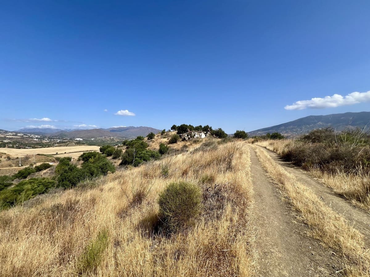 Building Plot for sale in La Cala de Mijas - € 385,000 (Ref: 9402496)