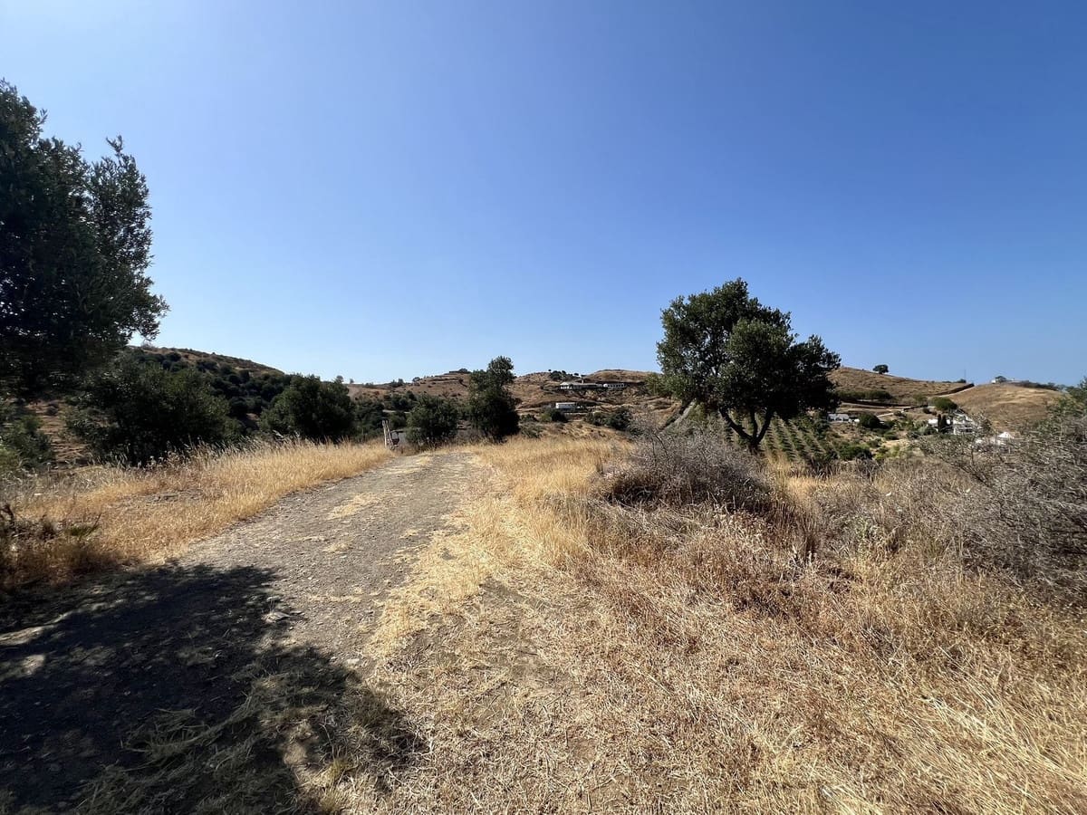 Building Plot for sale in La Cala de Mijas - € 385,000 (Ref: 9402496)