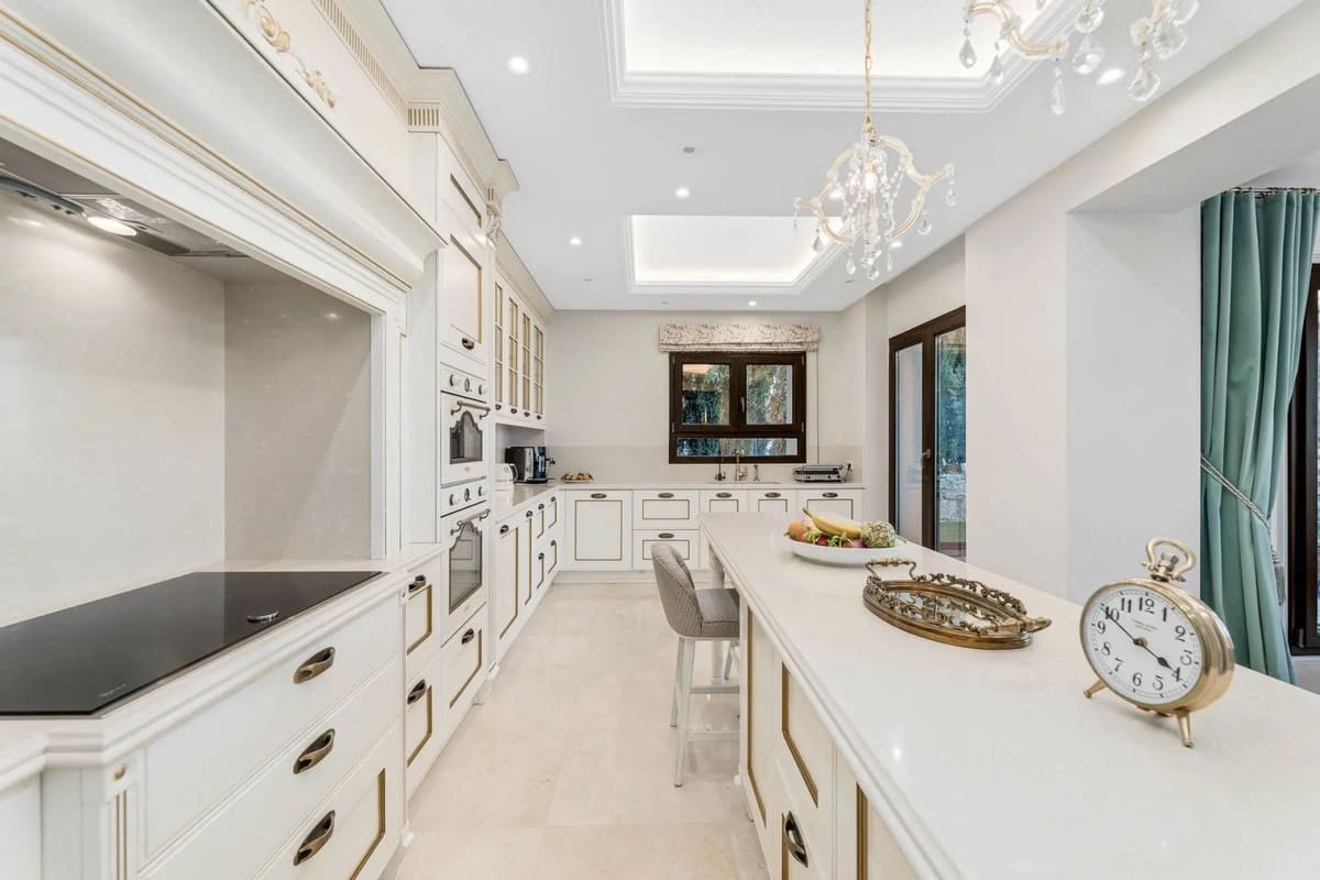 5 slaapkamer Villa te koop in Benahavis met zwembad garage - € 1.595.000 (Ref: 9402500)