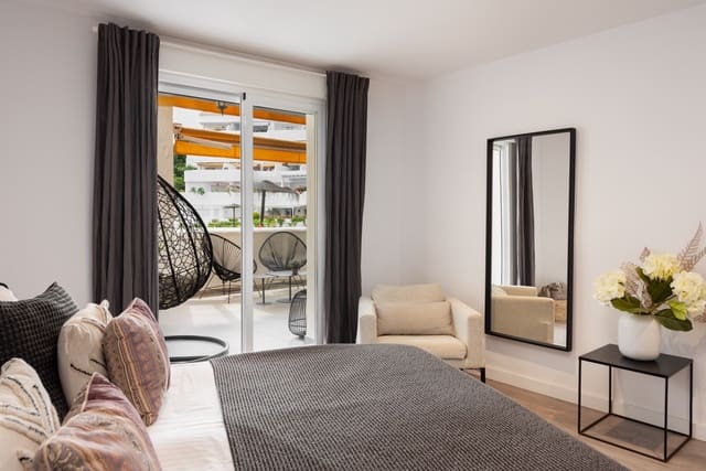 Apartamento de 3 habitaciones en Marbella en venta con piscina garaje - 598.000 € (Ref: 9413653)