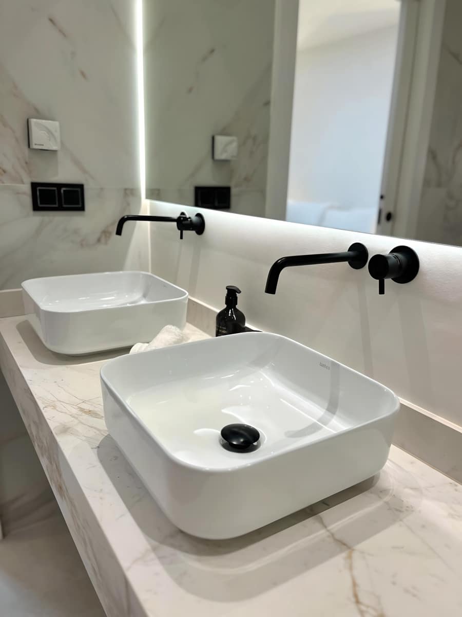 3 bedroom Apartment for sale in Marbella with pool - € 849,000 (Ref: 9413654)