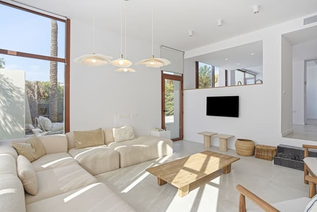 5 soverom Hus til salgs i Cancelada, Estepona med svømmebasseng garasje - € 875 000 (Ref: 9413659)