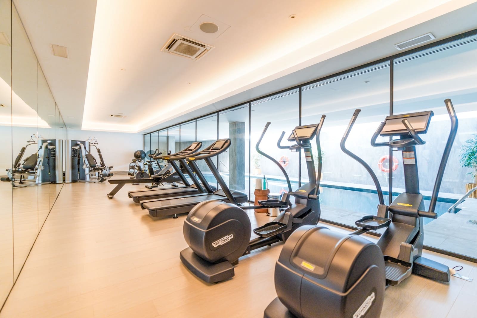 2 bedroom Apartment for sale in Marbella with pool garage - € 1,420,000 (Ref: 9413660)