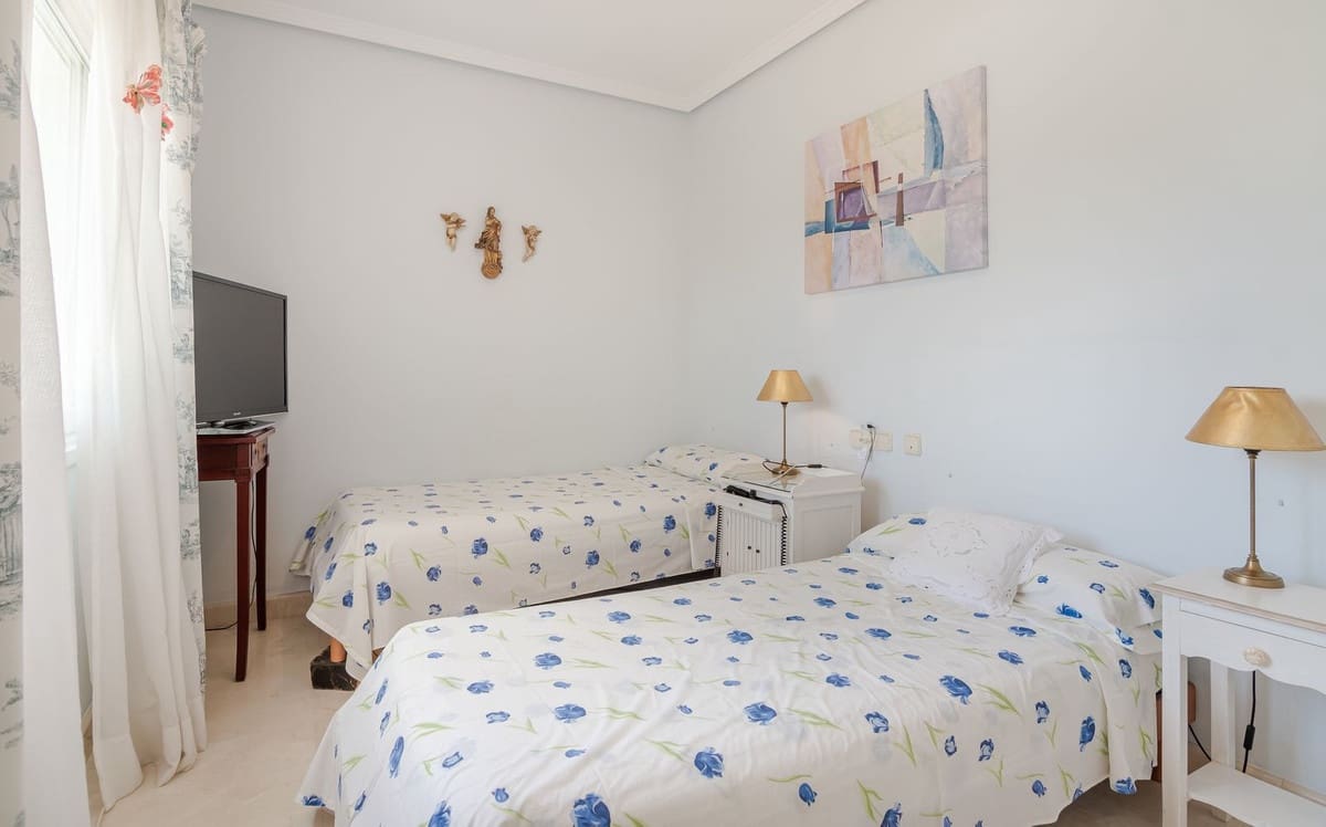 6 quarto Moradia para venda em Benahavis com piscina garagem - 2 689 000 € (Ref: 9413661)