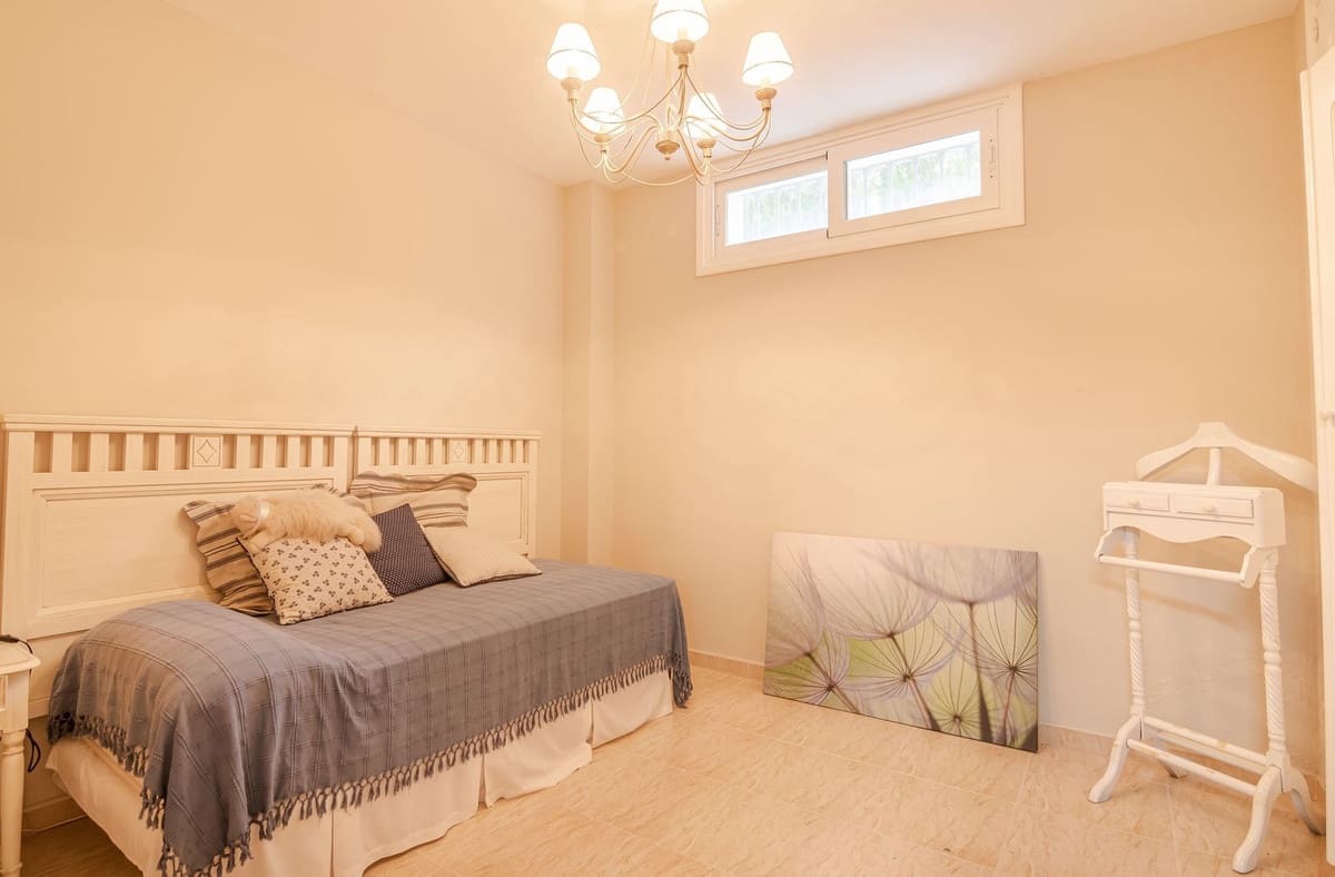 6 quarto Moradia para venda em Benahavis com piscina garagem - 2 689 000 € (Ref: 9413661)