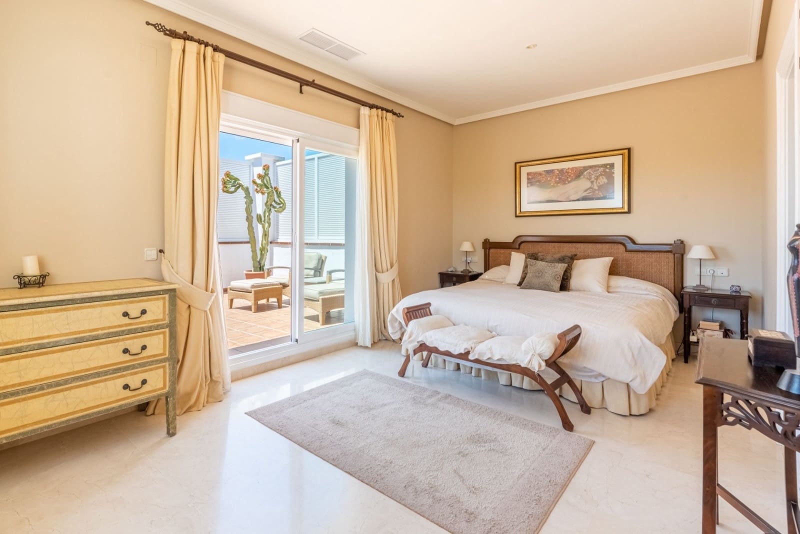 6 quarto Moradia para venda em Benahavis com piscina garagem - 2 689 000 € (Ref: 9413661)