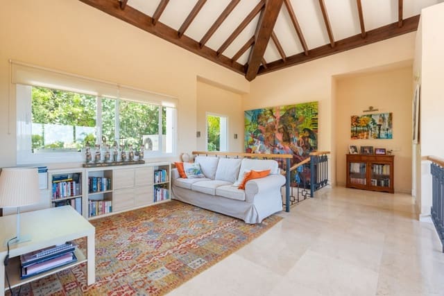 6 quarto Moradia para venda em Benahavís com piscina garagem - 2 689 000 € (Ref: 9413661)