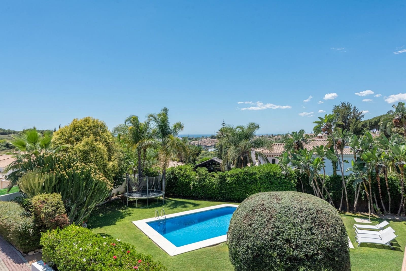 6 quarto Moradia para venda em Benahavis com piscina garagem - 2 689 000 € (Ref: 9413661)