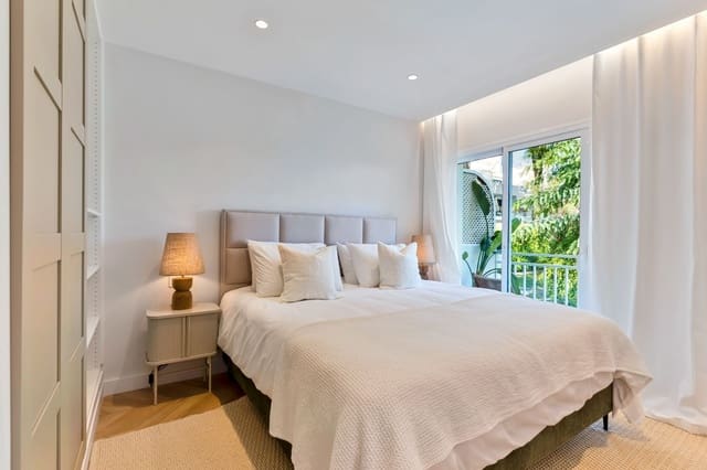 4 bedroom Townhouse for sale in Marbella with pool - € 995,000 (Ref: 9413665)