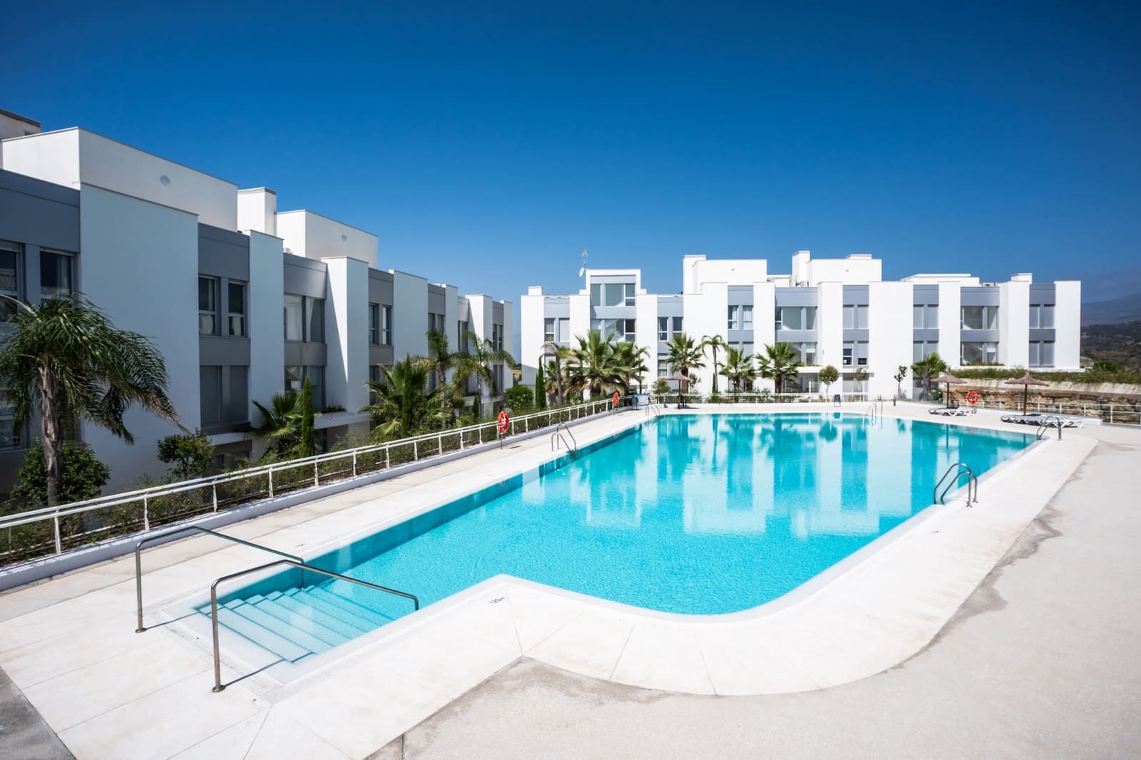 3 soverom Penthouse til salgs i Cancelada med svømmebasseng garasje - € 649 000 (Ref: 9413666)