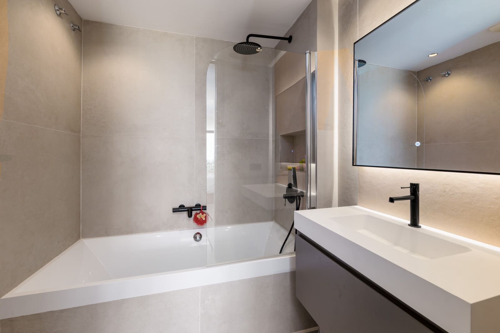 4 quarto Casa em Banda para venda em La Quinta com piscina garagem - 1 495 000 € (Ref: 9413671)