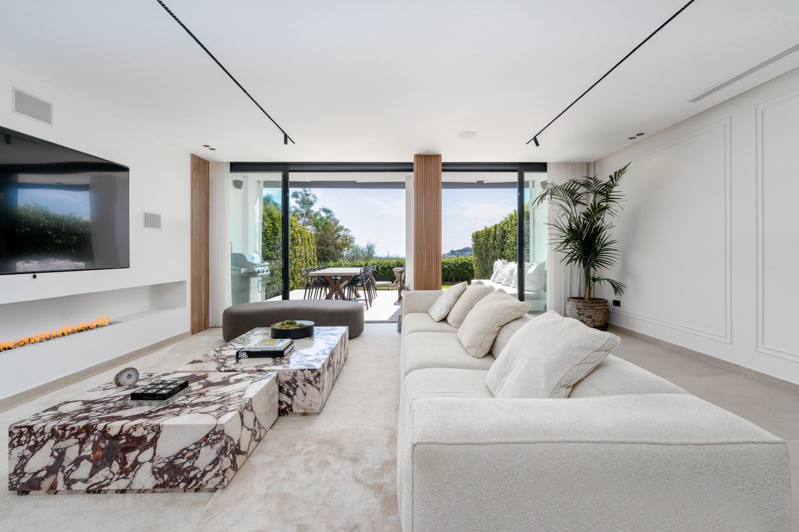 4 quarto Casa em Banda para venda em La Quinta com piscina garagem - 1 495 000 € (Ref: 9413671)