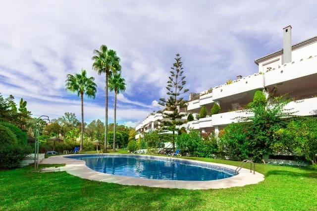 Apartamento de 3 habitaciones en Golden Mile, Marbella en venta con piscina garaje - 1.590.000 € (Ref: 9413672)