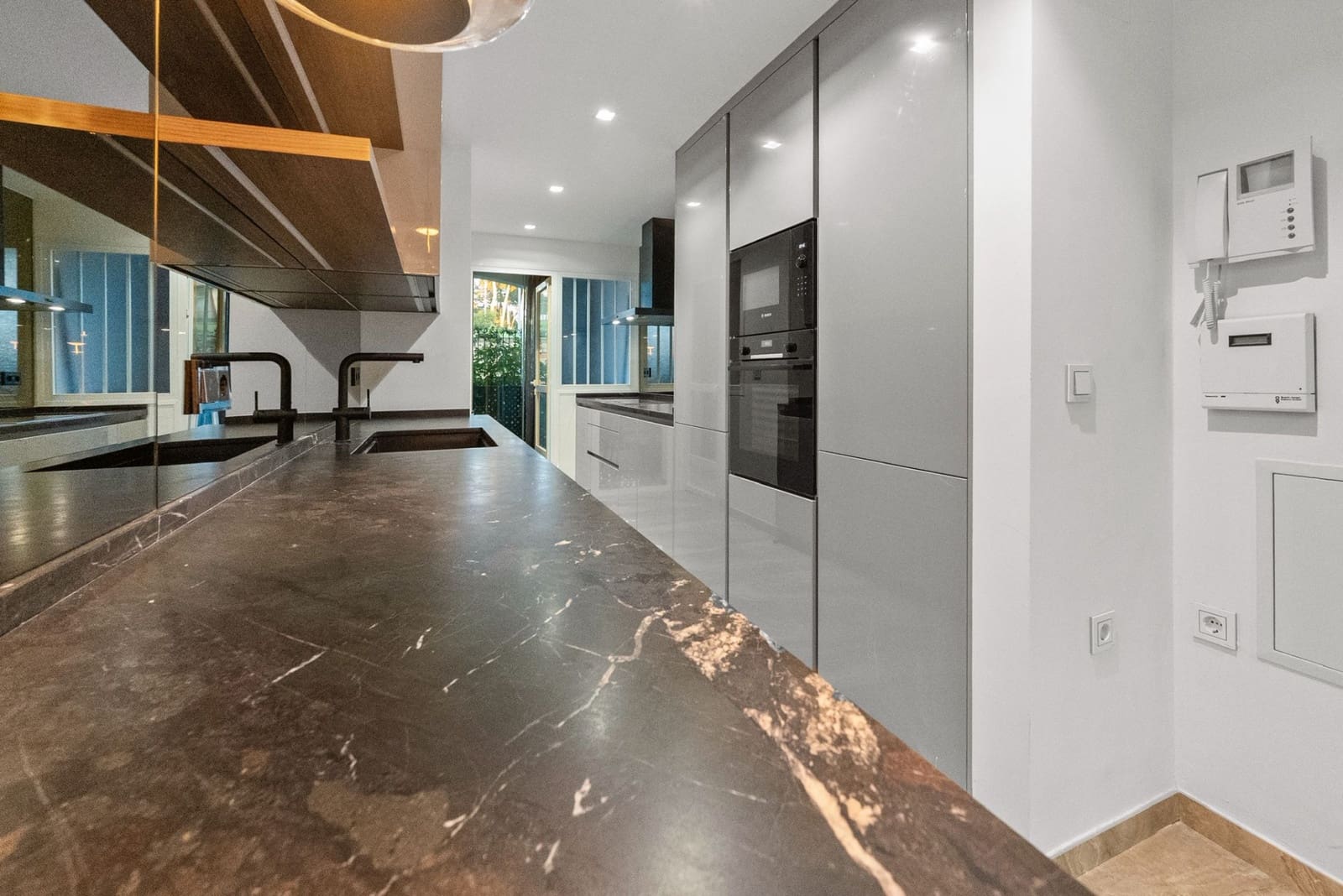 3 Zimmer Apartment zu verkaufen in Golden Mile mit Pool Garage - 1.590.000 € (Ref: 9413672)