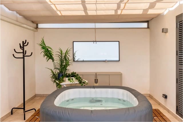 2 quarto Penthouse para venda em Centro, Estepona com garagem - 875 000 € (Ref: 9413677)