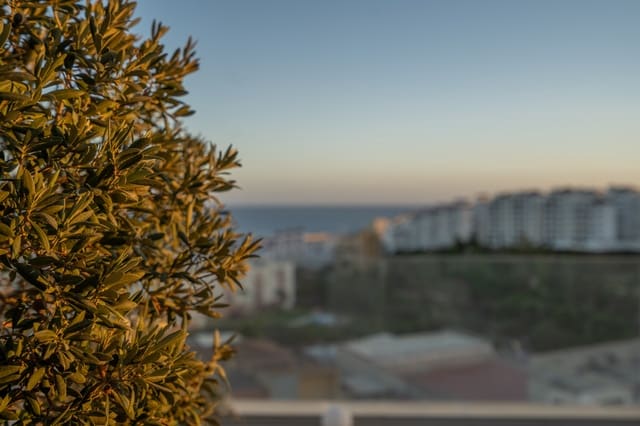 2 quarto Penthouse para venda em Centro, Estepona com garagem - 875 000 € (Ref: 9413677)