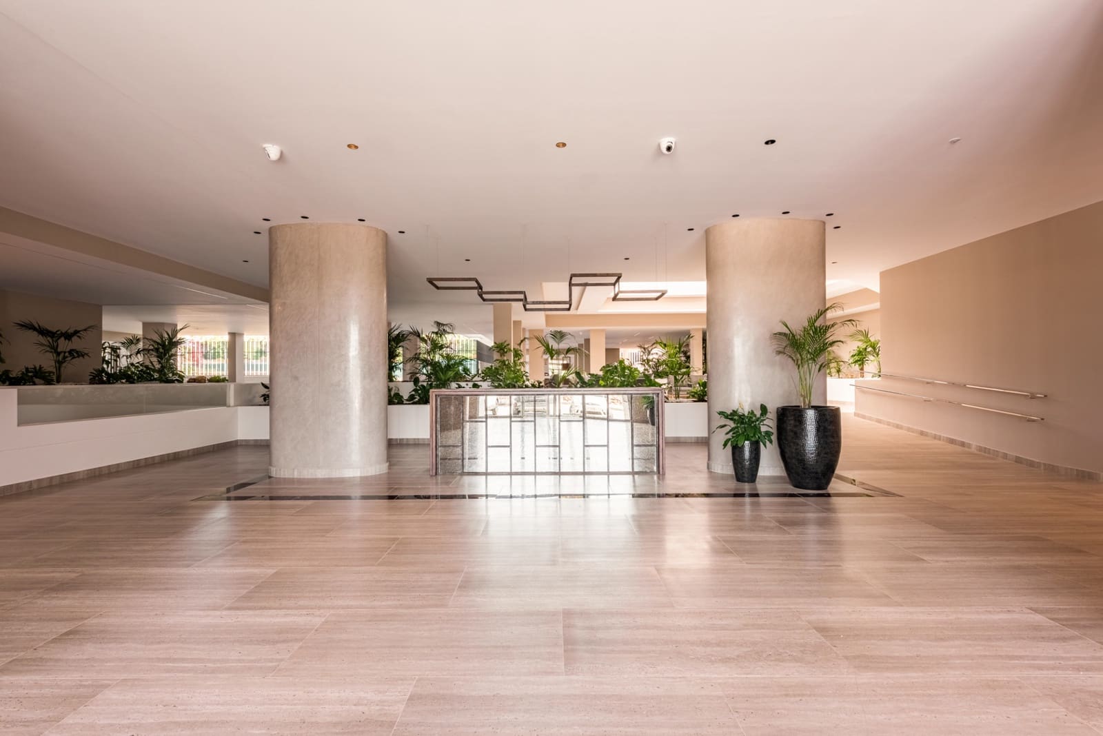 3 bedroom Apartment for sale in Nueva Andalucia with pool garage - € 559,000 (Ref: 9413681)