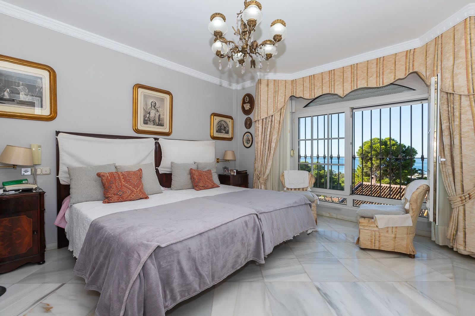 6 soverom Villa til salgs i Estepona med svømmebasseng garasje - € 3 800 000 (Ref: 9413685)