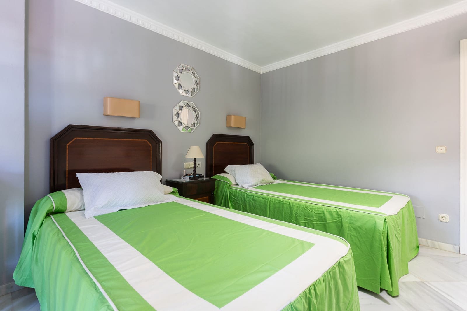 6 soverom Villa til salgs i Estepona med svømmebasseng garasje - € 3 800 000 (Ref: 9413685)