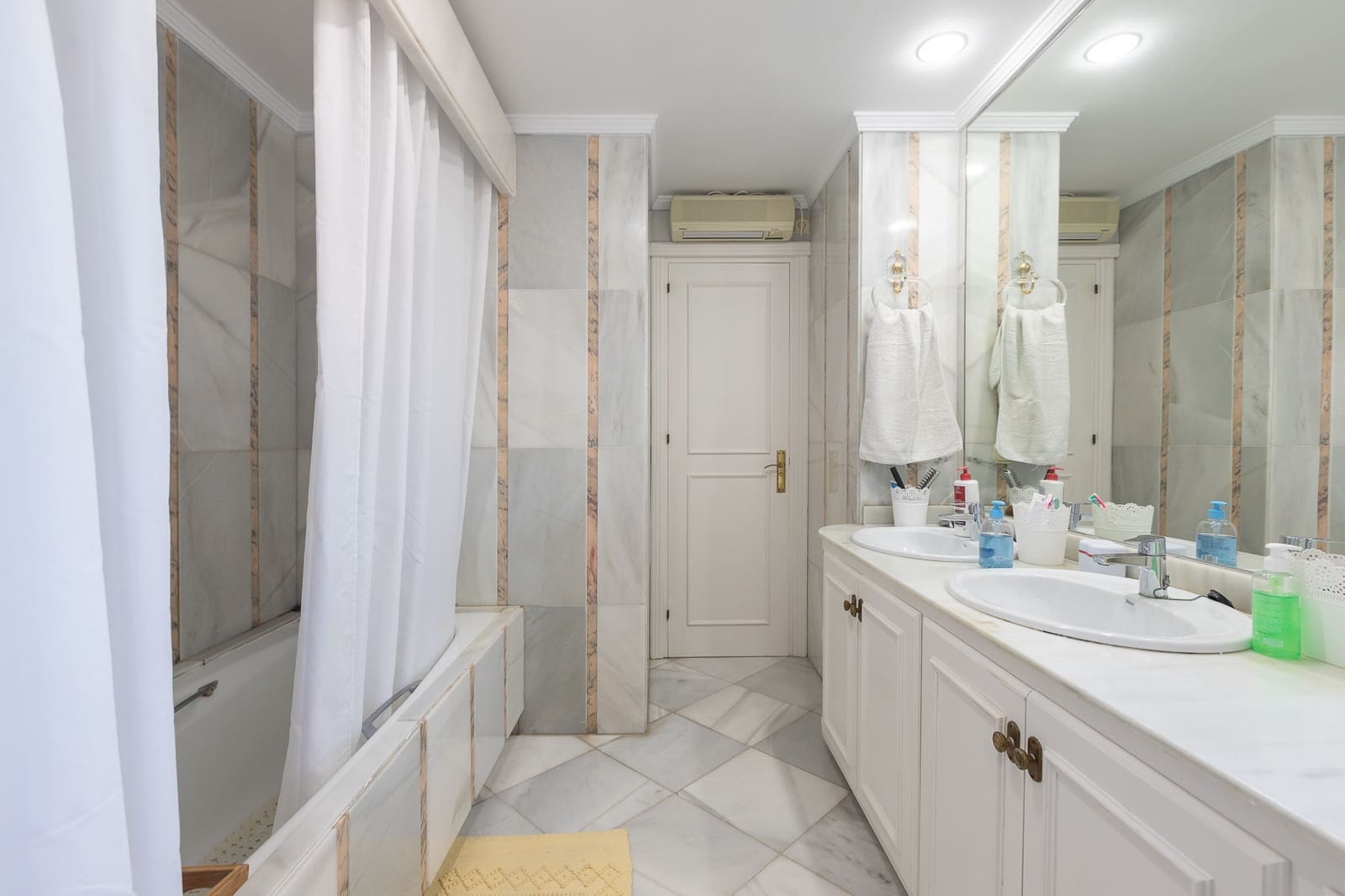 6 soverom Villa til salgs i Estepona med svømmebasseng garasje - € 3 800 000 (Ref: 9413685)