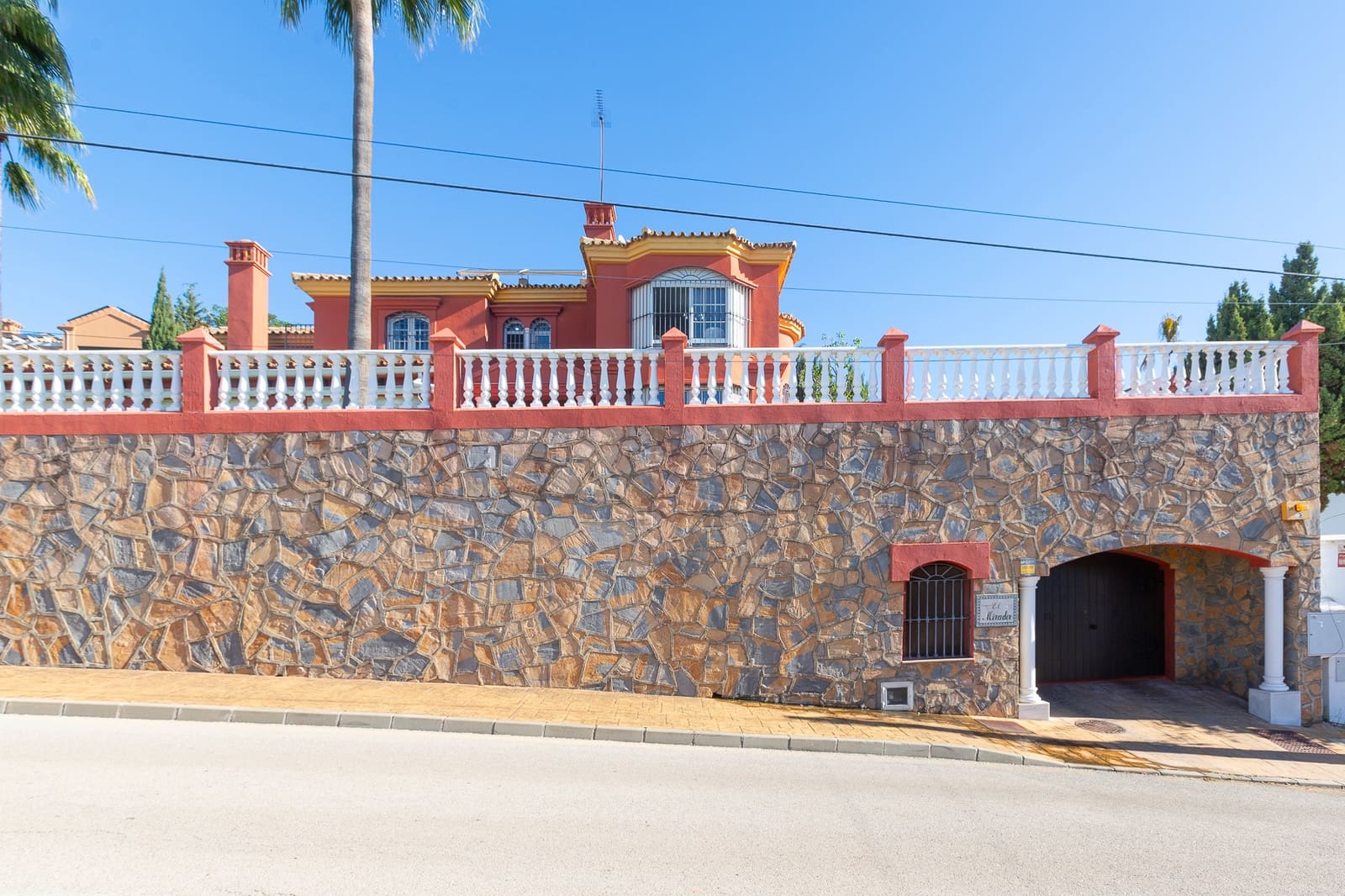 6 soverom Villa til salgs i Estepona med svømmebasseng garasje - € 3 800 000 (Ref: 9413685)