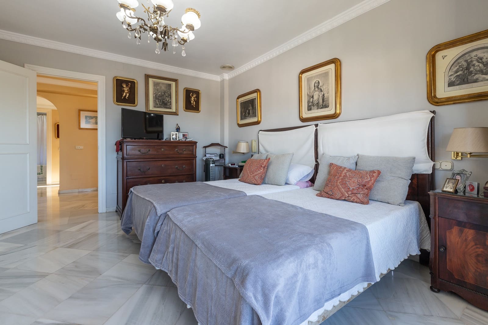 6 soverom Villa til salgs i Estepona med svømmebasseng garasje - € 3 800 000 (Ref: 9413685)