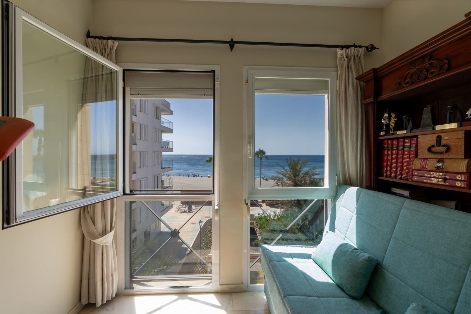 3 bedroom Flat for sale in Estepona - € 950,000 (Ref: 9413686)