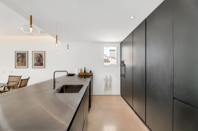 2 soveværelse Penthouse til salg i Marbella med garage - € 1.395.000 (Ref: 9413687)
