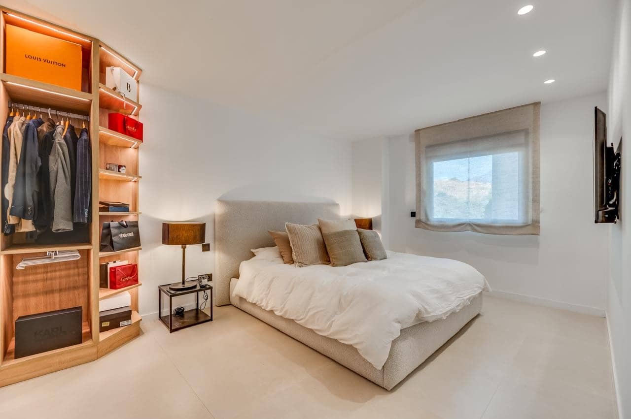 Apartamento de 4 habitaciones en Marbella en venta con piscina garaje - 895.000 € (Ref: 9413690)