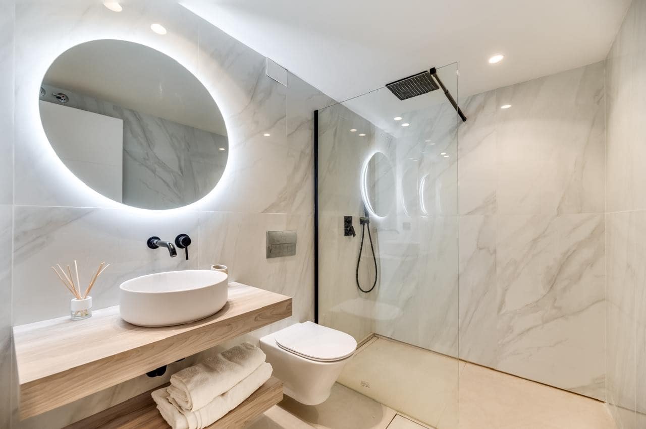 Apartamento de 4 habitaciones en Marbella en venta con piscina garaje - 895.000 € (Ref: 9413690)