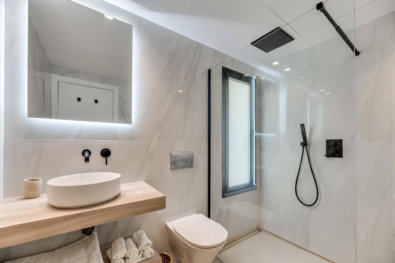 Apartamento de 4 habitaciones en Marbella en venta con piscina garaje - 895.000 € (Ref: 9413690)