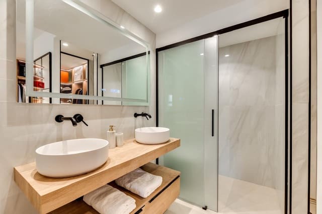 Apartamento de 4 habitaciones en Marbella en venta con piscina garaje - 895.000 € (Ref: 9413690)