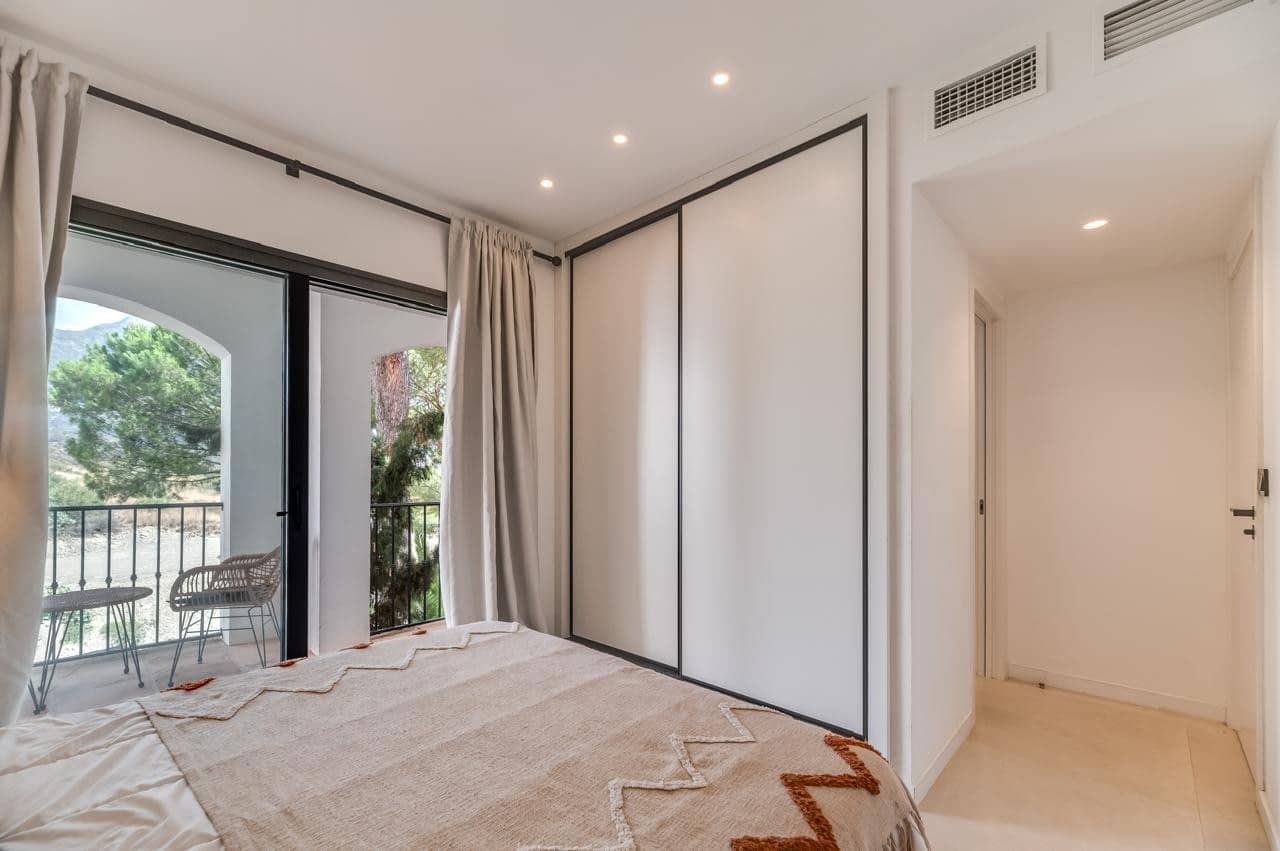 Apartamento de 4 habitaciones en Marbella en venta con piscina garaje - 895.000 € (Ref: 9413690)