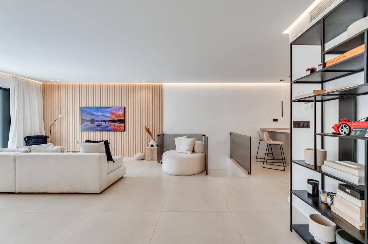 Apartamento de 4 habitaciones en Marbella en venta con piscina garaje - 895.000 € (Ref: 9413690)