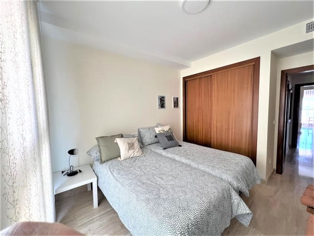 2 chambre Penthouse à vendre à Estepona avec piscine garage - 338 000 € (Ref: 9413696)