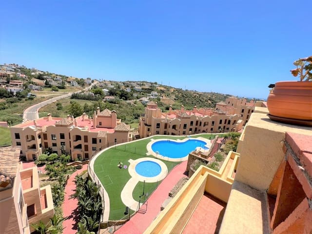 2 chambre Penthouse à vendre à Estepona avec piscine garage - 338 000 € (Ref: 9413696)