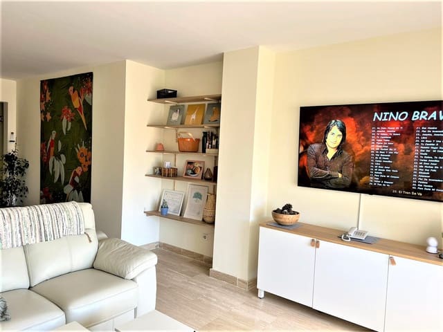 2 slaapkamer Penthouse te koop in Estepona met zwembad garage - € 338.000 (Ref: 9413696)