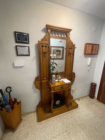 3 sovrum Lägenhet till salu i Puerto de Estepona, Estepona - 275 000 € (Ref: 9413697)