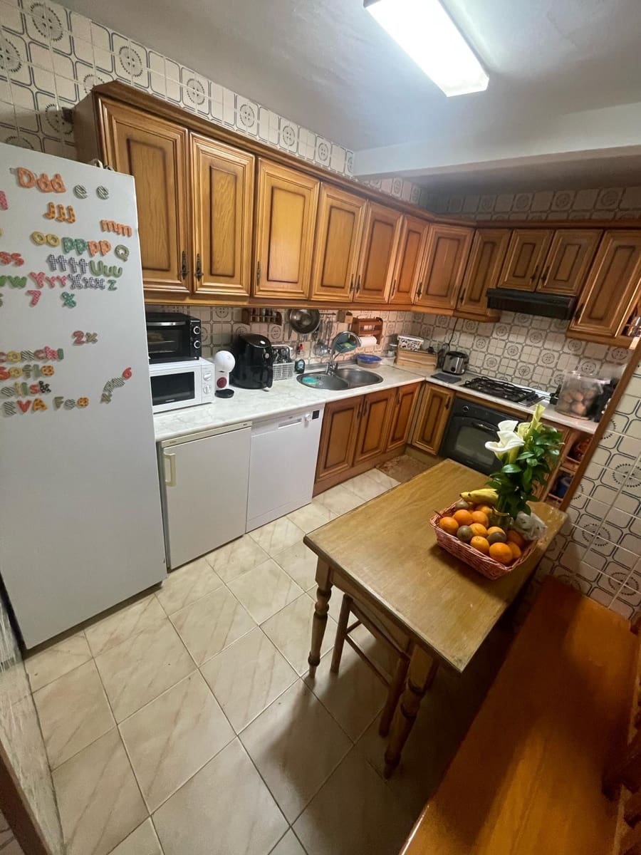 3 slaapkamer Flat te koop in Estepona - € 275.000 (Ref: 9413697)