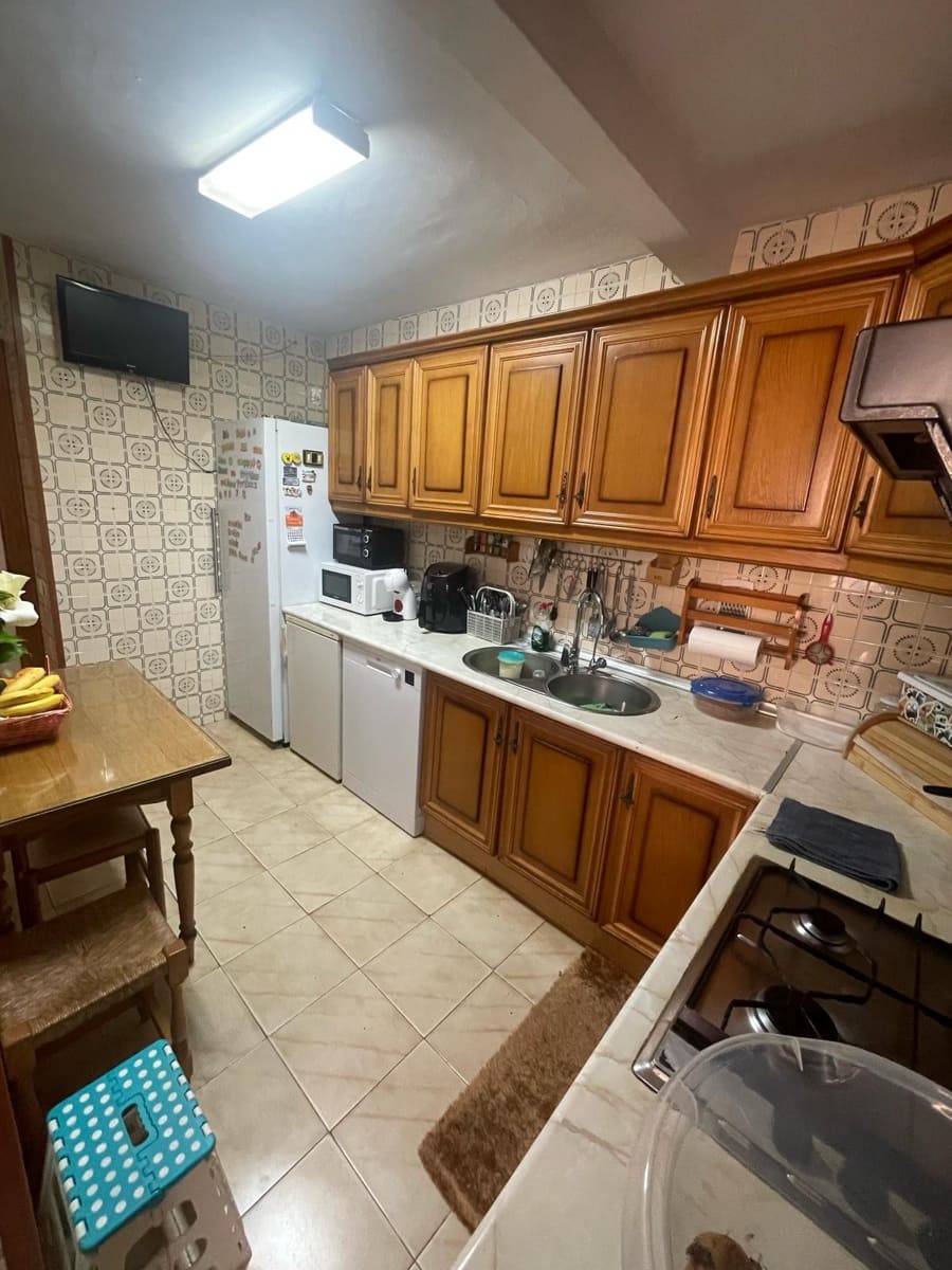 3 slaapkamer Flat te koop in Estepona - € 275.000 (Ref: 9413697)