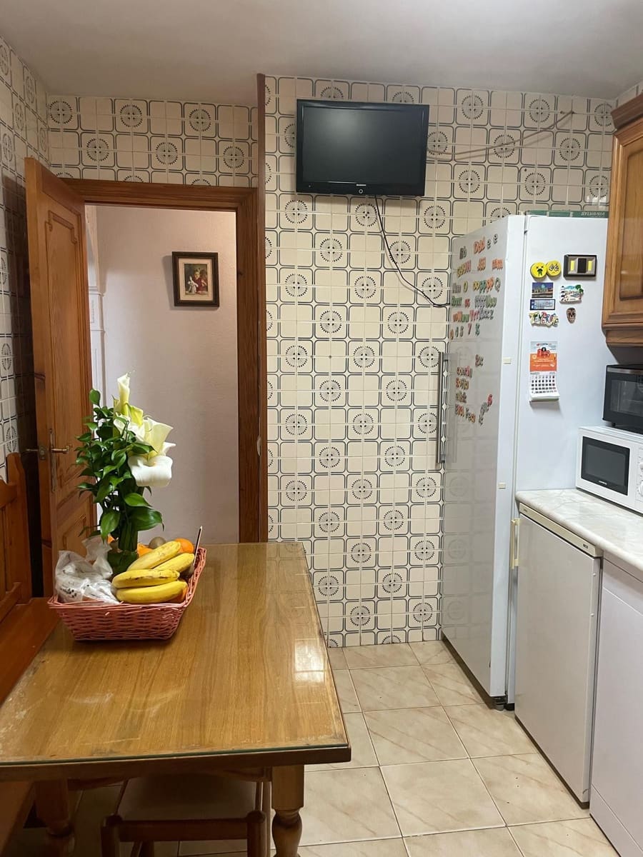 3 slaapkamer Flat te koop in Estepona - € 275.000 (Ref: 9413697)