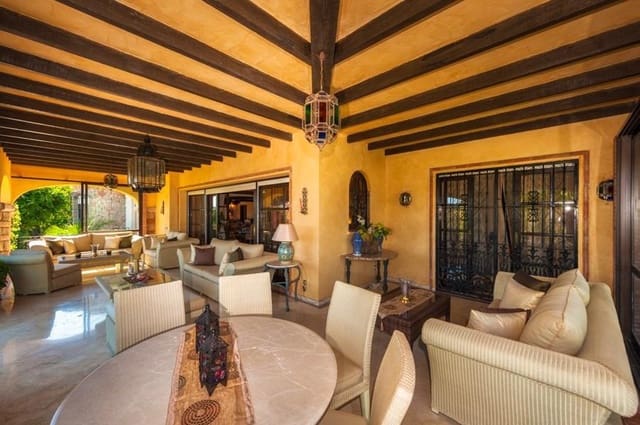 9 Zimmer Villa zu verkaufen in New Golden Mile, Estepona mit Pool Garage - 5.250.000 € (Ref: 9413699)