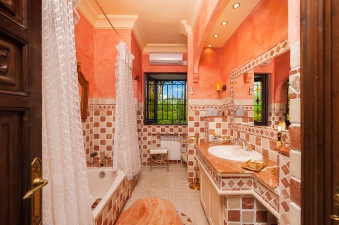 9 Zimmer Villa zu verkaufen in New Golden Mile mit Pool Garage - 5.250.000 € (Ref: 9413699)