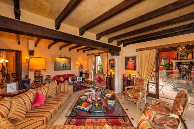 9 Zimmer Villa zu verkaufen in New Golden Mile, Estepona mit Pool Garage - 5.250.000 € (Ref: 9413699)