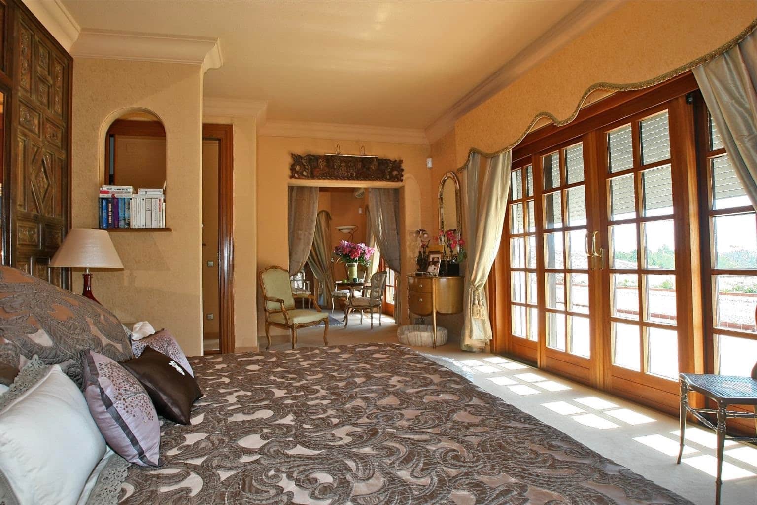 9 Zimmer Villa zu verkaufen in New Golden Mile mit Pool Garage - 5.250.000 € (Ref: 9413699)