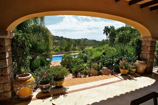 9 Zimmer Villa zu verkaufen in New Golden Mile, Estepona mit Pool Garage - 5.250.000 € (Ref: 9413699)