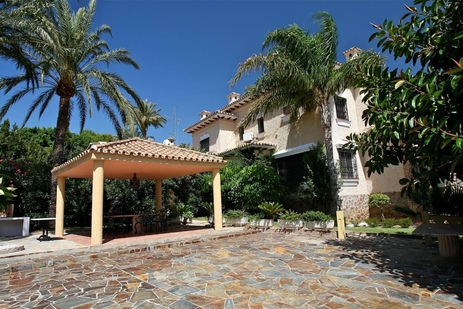 9 Zimmer Villa zu verkaufen in New Golden Mile mit Pool Garage - 5.250.000 € (Ref: 9413699)