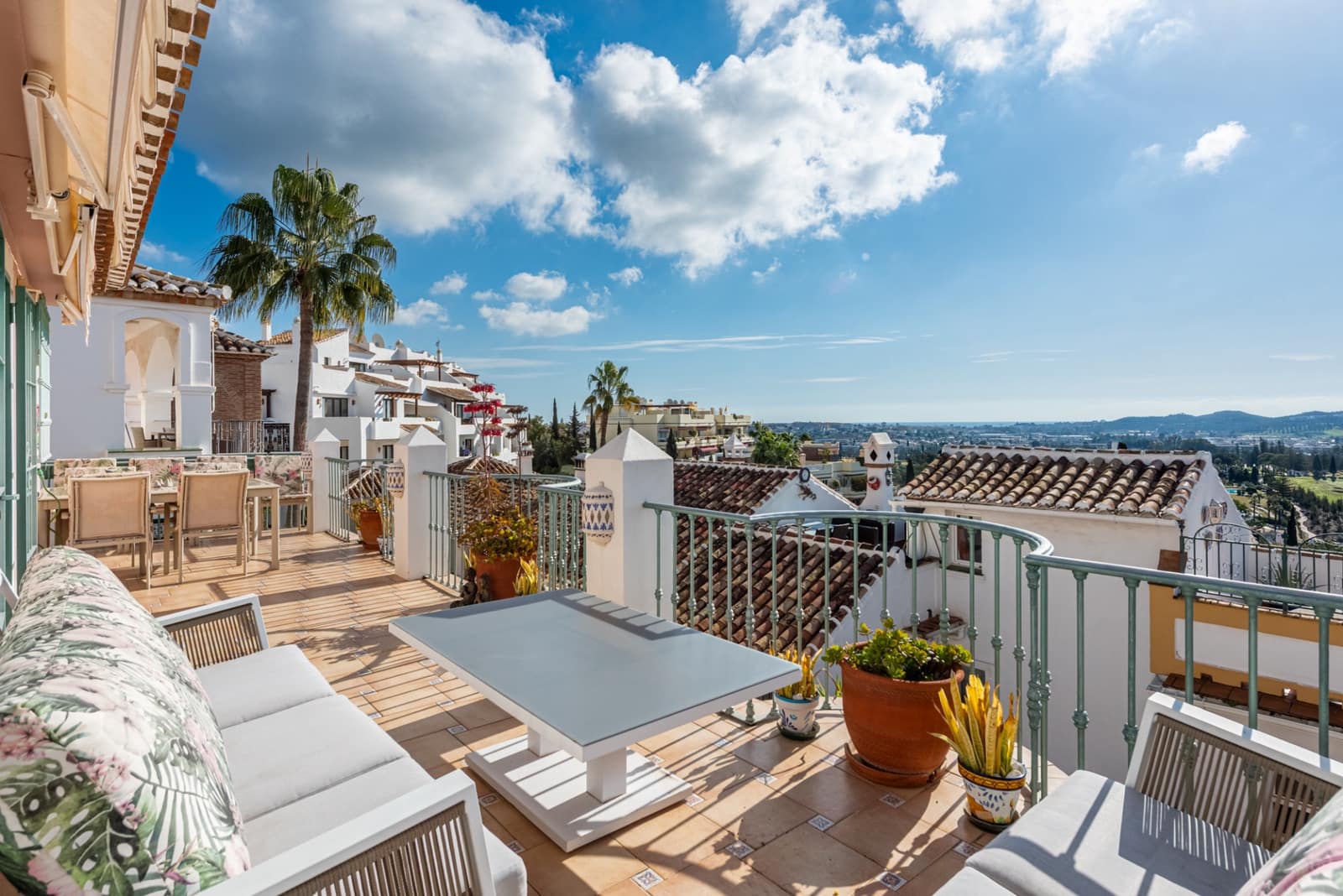 3 bedroom Townhouse for sale in Mijas Costa with pool - € 499,000 (Ref: 9419162)
