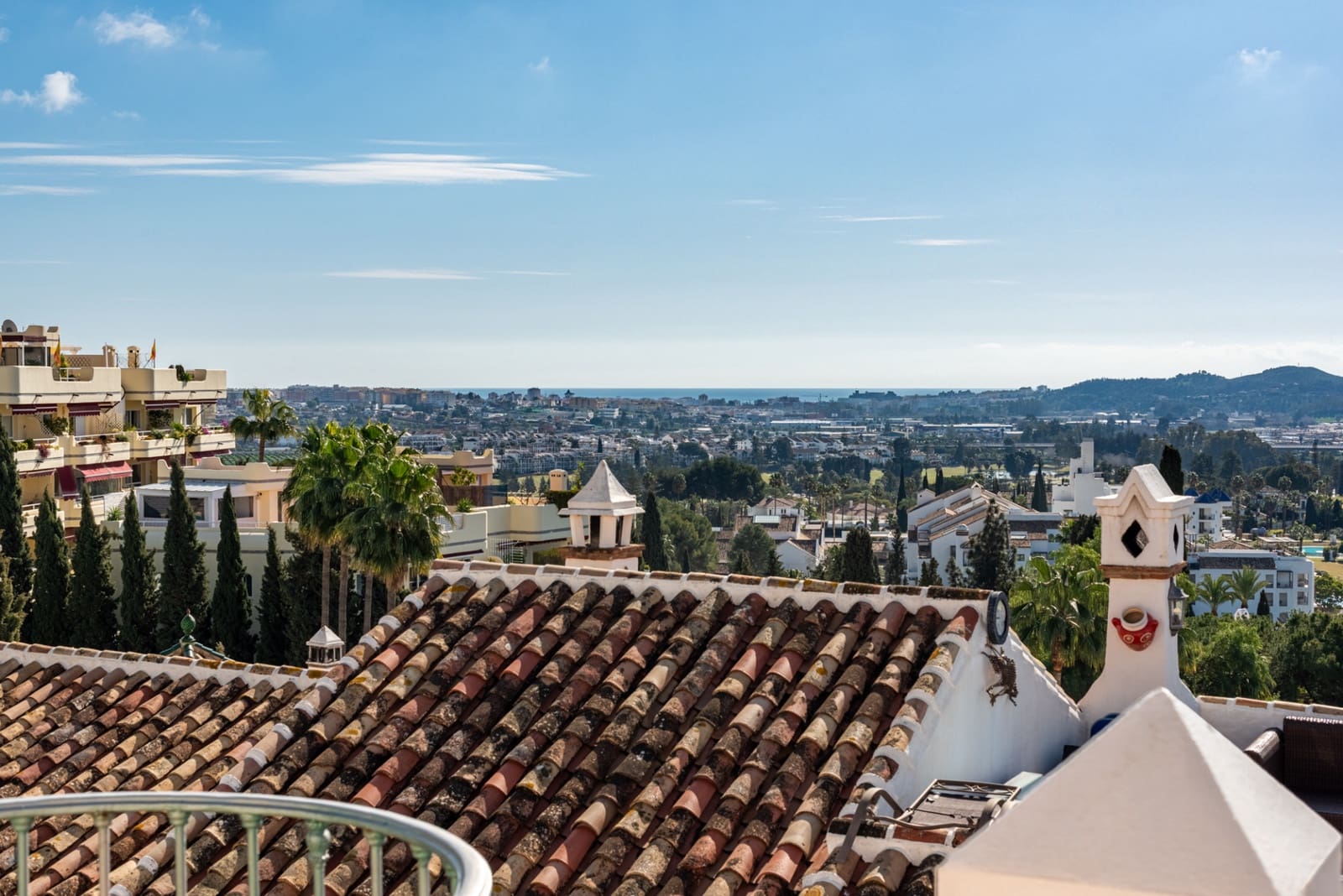 3 bedroom Townhouse for sale in Mijas Costa with pool - € 499,000 (Ref: 9419162)