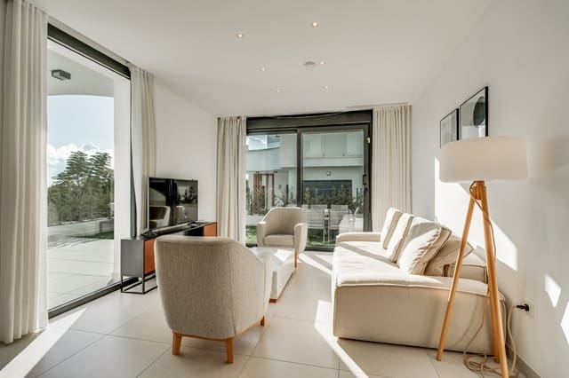 4 soveværelse Byhus til salg i Bel-Air, Estepona med swimmingpool garage - € 930.000 (Ref: 9419163)